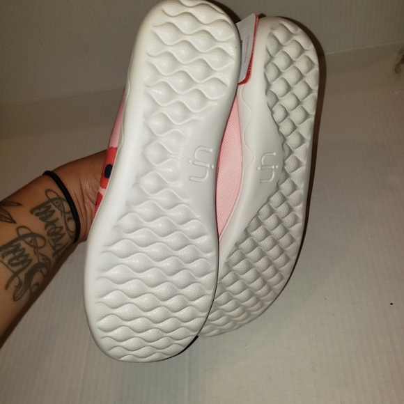 Uin Hibiscus - Picture 4 of 6